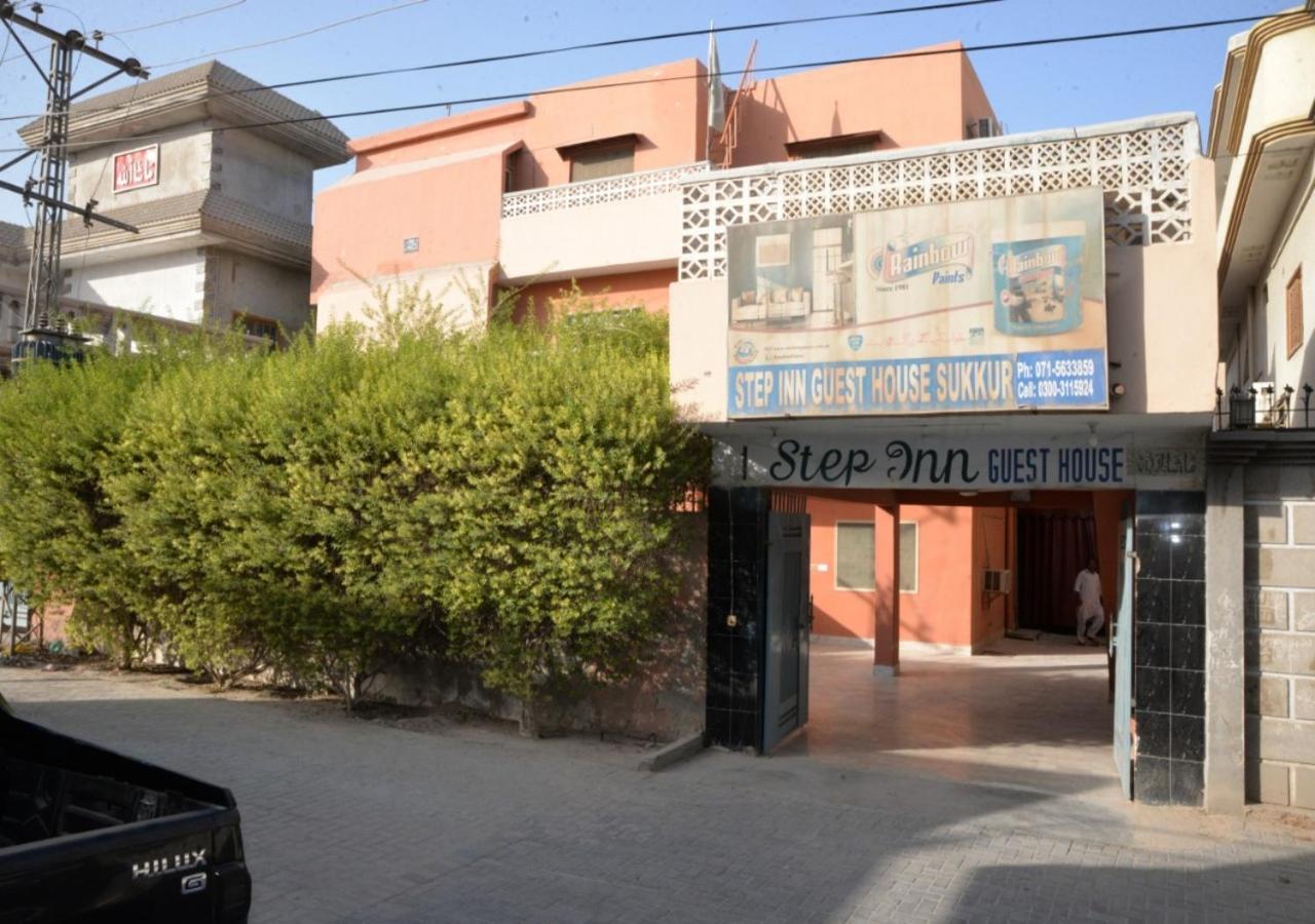 Step Inn Hotel Sukkur エクステリア 写真